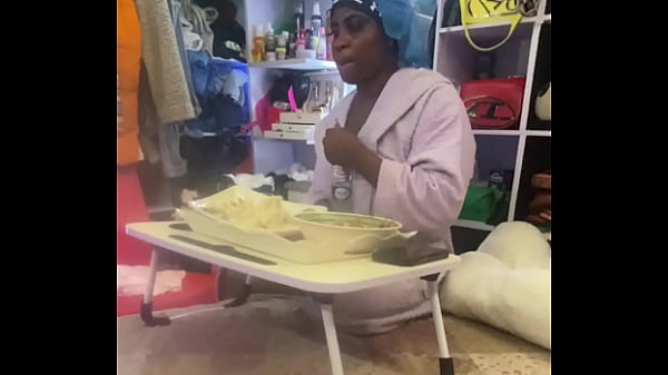 After eating my daily meal I make sure I also eat up my pussy so so good daddy