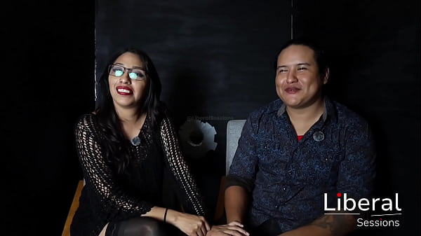 Hotwife follada en glory hole, el cornudo orgulloso de su puta