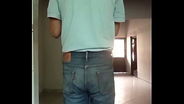 Pantalones orinados con pa&ntilde;al de tela completa mente empapado y mojado con olor a amoniaco y m&uacute;ltiples orgasmos