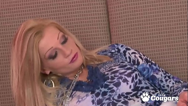 Download Video - MILF Bella Karina Makes Her Pussy Cream Wearing Only Stockings & Heels