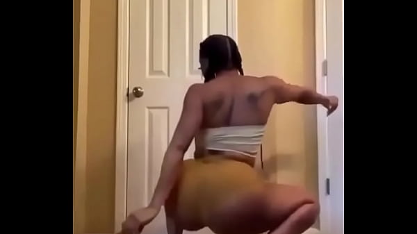 Uchefuckme screws Las MaMa pussy till she squirt