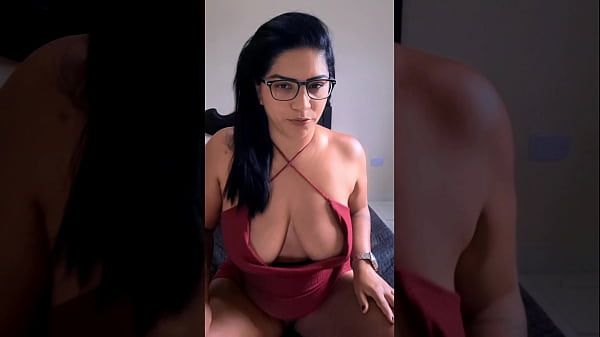 Nicoly Mattos - Professorinha Safada: Cuspe, Peito e Gozo na Cara do Aluno