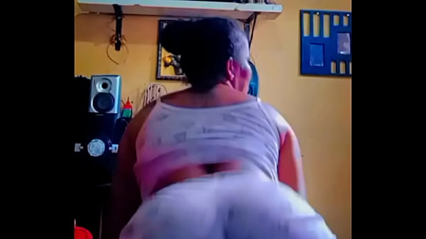 Gostosinha rabuda da comunidade