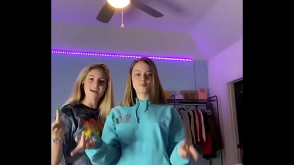 thumb cameltoe