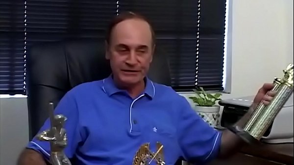 Download Video - La conversation entre les secr&eacute;taires a presque le r&eacute;sultat final&comma; mais elles n'auraient pas ce travail sans Plan-B &lpar;comme fuck - anal inclusif&rpar;