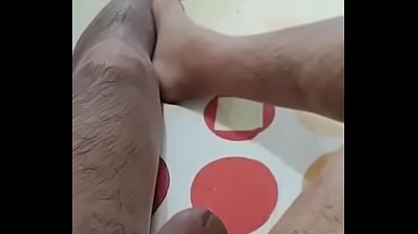 Rico juego con mi clit