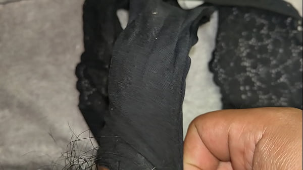 Download Video - Me masturb&eacute; y le dej&eacute; mi semen en el cachetero usado de mi novia