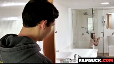 Slutty Gym Bunny Gets Her Tight Pussy Stretched by Her Stepbrother - Famsuck