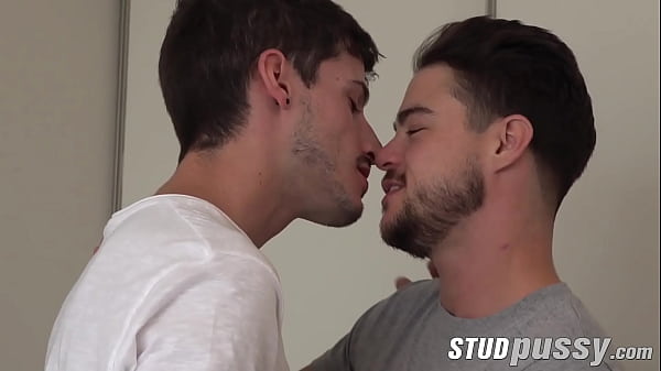 Transexual Stevie Trixxx pounds on Jonnah Wheelers ass