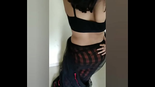 Download Video - Indian babe in saree