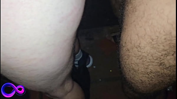 Download Video - CABINE DE UM BAR DO SEXO COM TRES HOMENS CURTINDO O SEXO AS ESCURAS - FULL ON SHEER