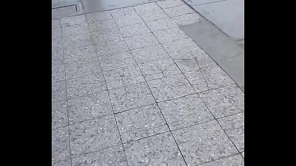 mature culona walking