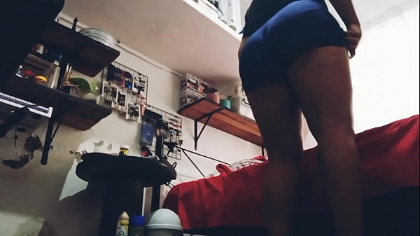 Download Video - le ped&iacute; prestado el celular para mandar un whats a mi mam&aacute; y le encontr&eacute; este video a mi prima gordibuena