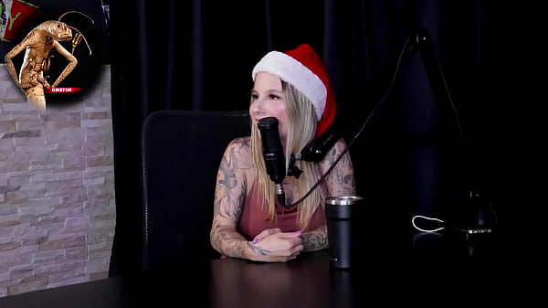 Hottie masturbates and takes a dick in her ass until she cums after saying that the celebrities she would fuck from Brazil and Hollywood have to have a lubricant to have sex, and she prefers her ass - Baby Fire