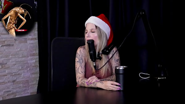 Hottie masturbates and takes a dick in her ass until she cums after saying that the celebrities she would fuck from Brazil and Hollywood have to have a lubricant to have sex, and she prefers her ass - Baby Fire