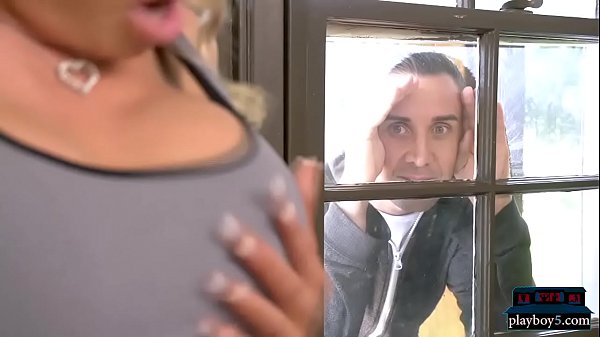 Download Video - Stepmom MILF Briana Banks oral sex and kitchen fuck