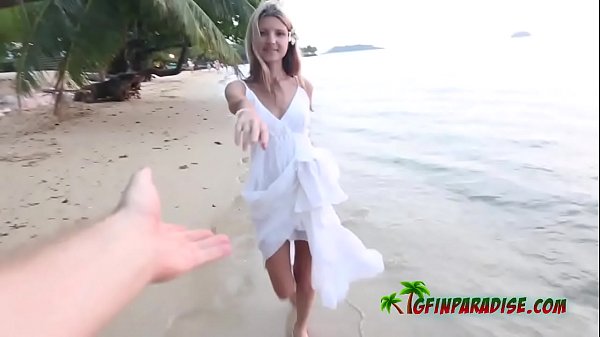 Teen angel loves giving a romantic wet blow job