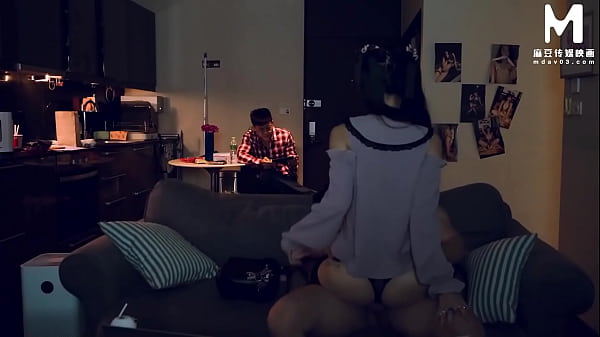 ModelMedia Asia - The introverted boy is obsessed with a call girl