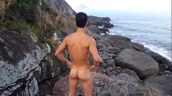 Download Video - NA PRAIA DO ABRIC&Oacute; RJ SE EXIBINDO &dollar;