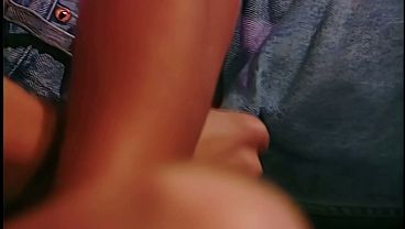 ドーン・デヴァインがアナルセックス後のクリームパイを飲み込む