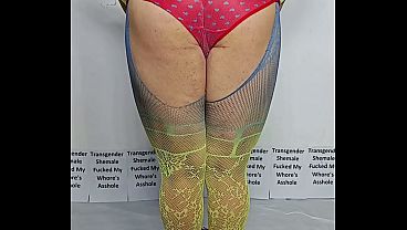 I am an Arab shemale, watch how I fuck and widen my ass with Lebanese apples.