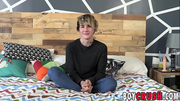 Download Video - Young hottie Ashton Franco blasts cum out of that big dick