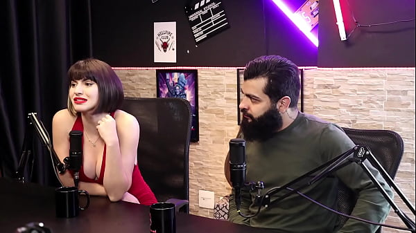 Lady Snow Shows Her Beautiful Breasts While Talking About Swallowing Cum - Lady Snow and Lord Kenobi
