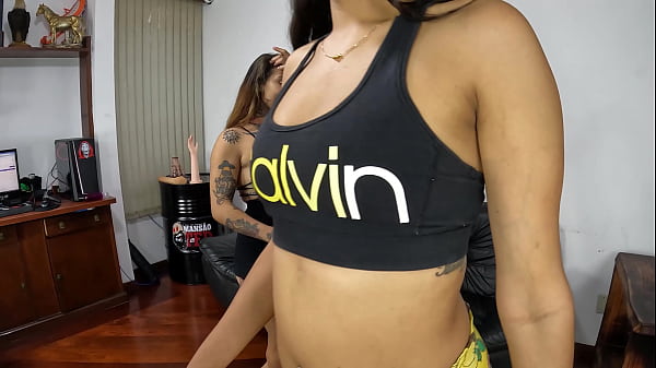 Download Video - Por tr&aacute;s das c&acirc;meras na primeira vez de Lexi Mallet na mans&atilde;o