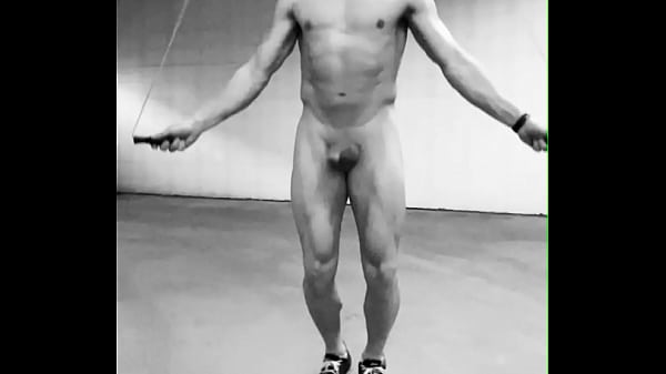 Download Video - Naked skipping with Defiant Again