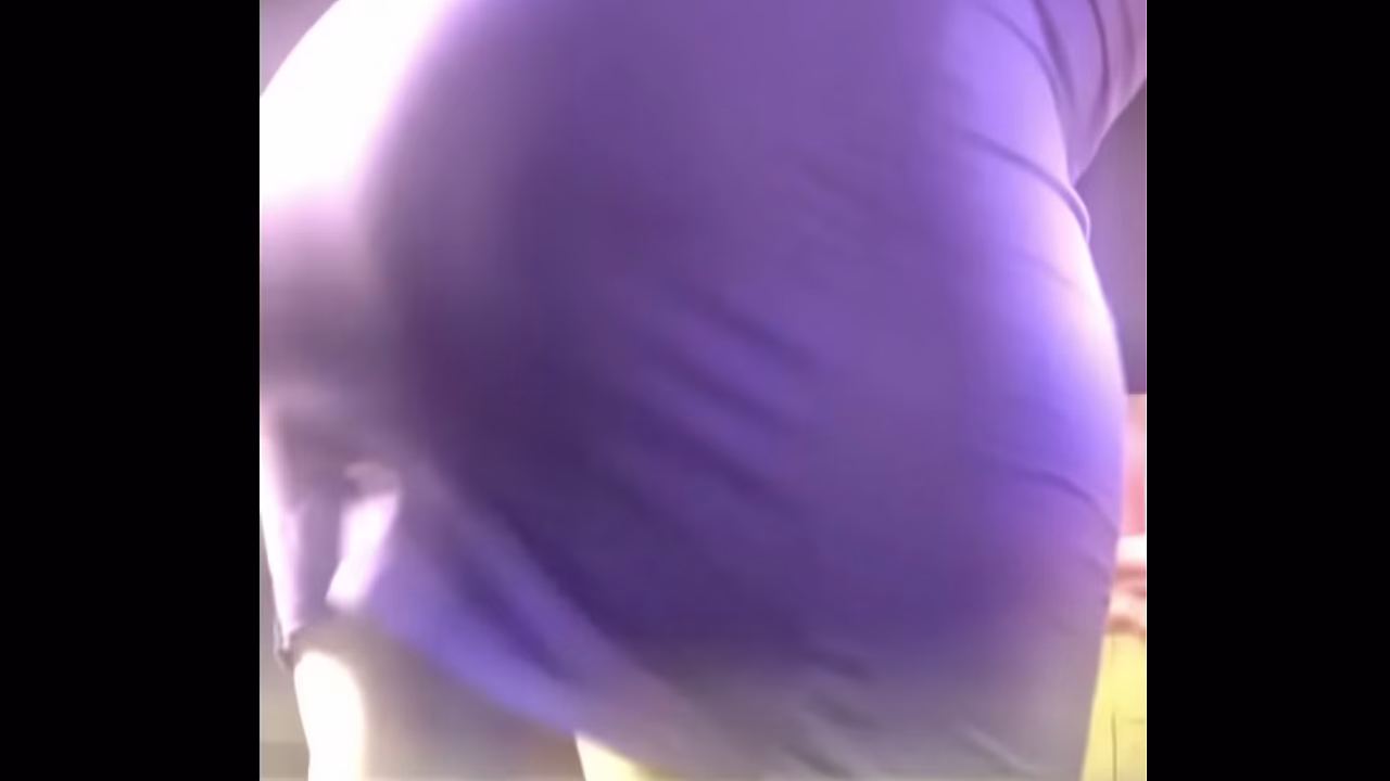 Hotwife Barefoot Goddess Ass Shaking Twerk