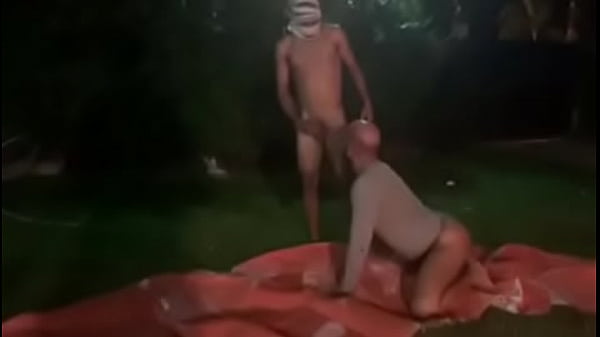 Sexo em volta da fogueira