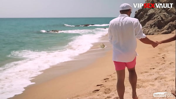 Noe Milk Is Too Excited To Fuck With Her BWC Lover On A Beach On Their Summer Vacation - LETSDOEIT