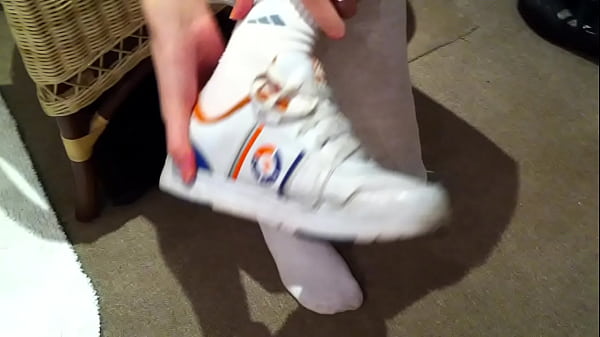 thumb foot tease