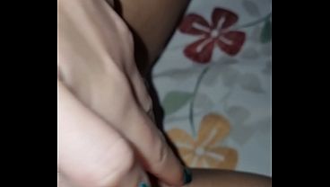 Download Video - Te estoy mandando un v&iacute;deo meti&eacute;ndome los dedos