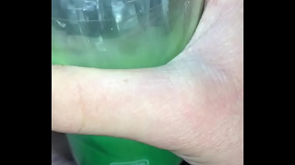 Une Étudiante Se Masturbe