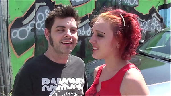 Garotas da Van - Belinha, e suas amigas fodem com desconhecido dentro do carro. Sexo oral, sexo anal