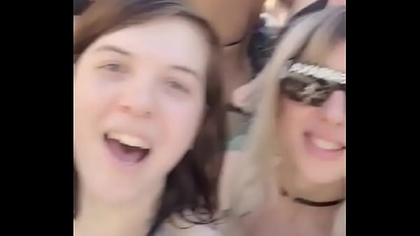 Had fun at a beach club today~ (Not there anymore)