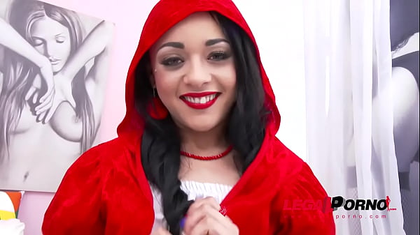 Holly Hendrix no holes barred fuck session with DP, DVP, fisting & 1st TP!