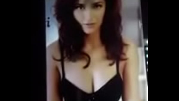 Download Video - Cumming on shruti hassan