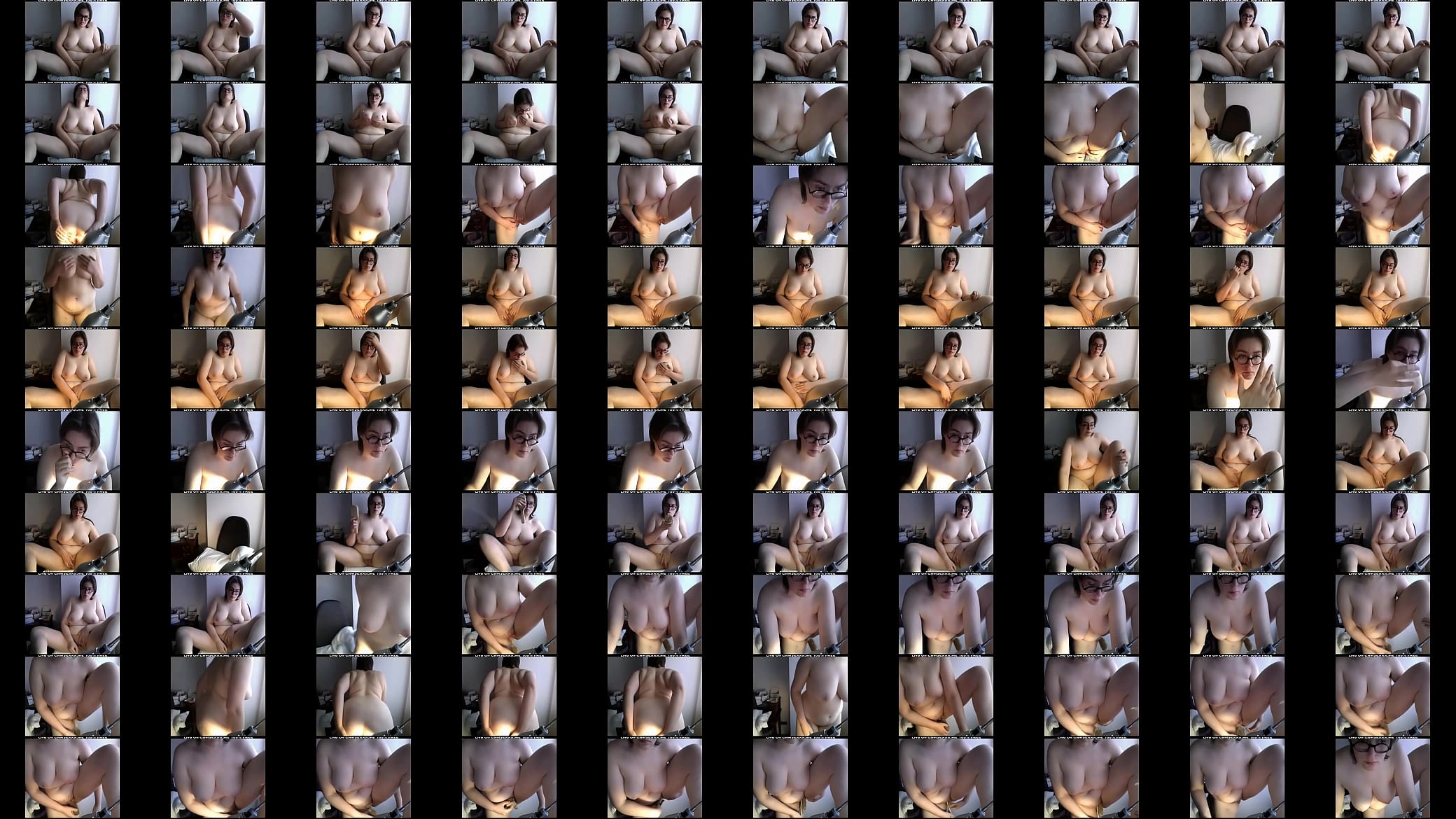 Horny Women Masturbating 预览图