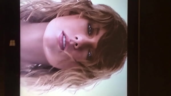 Taylor Swift cum tribute