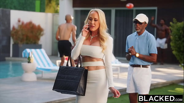 BLACKED Experienced MILF Can’t Resist Cheating With 4 BBCs