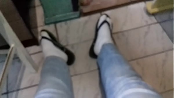 Me excitando de chinelo e meia muito tesão! Ult...