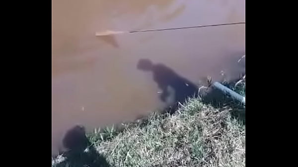 Foda de frente para a lagoa