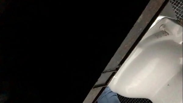 thumb spy peeing