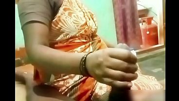 Download Video - Indian aunty handjob forming boy cock