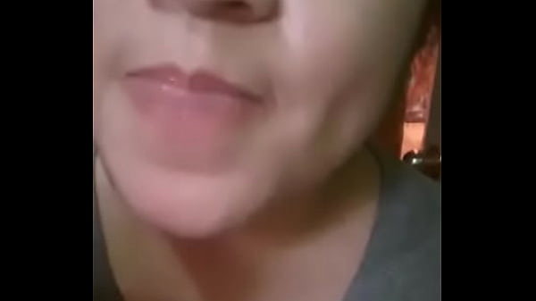 Brenda mtz chupandose los dedos