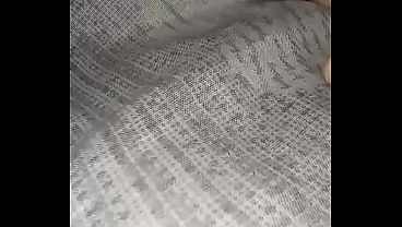 Vogliosa e troia Yada Bianca si masturba con un grosso cazzo di gomma e gode come una zoccola