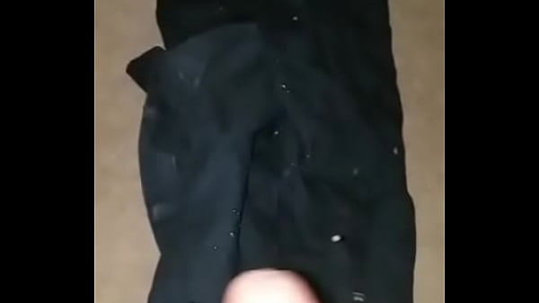 Un Homme Solo A Une Énorme Éjaculation