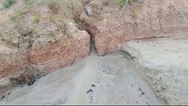 A trip from Abuja to lagos, couples play in the road